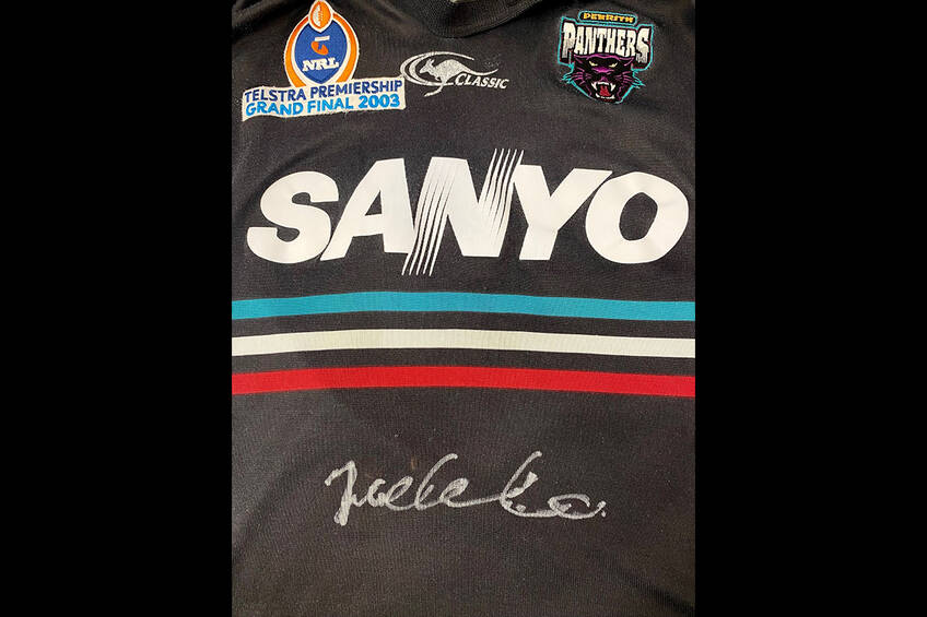 mainJOE GALUVAO MATCH WORN PREMIERSHIP JERSEY3