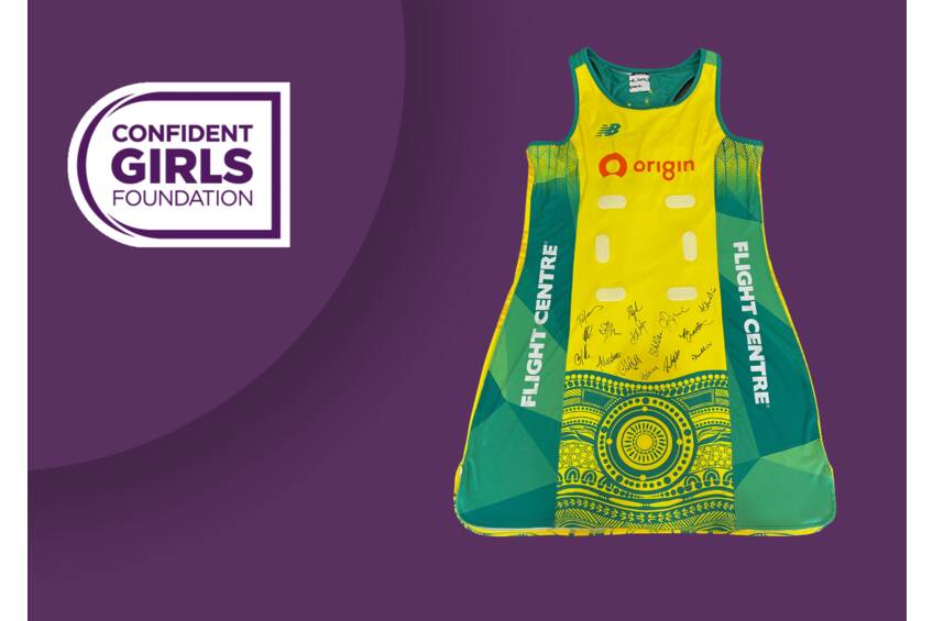 Signed 2023 Constellation Cup Diamonds dress0