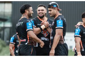 Wests Tigers Sideline Warmup R4 Experience0