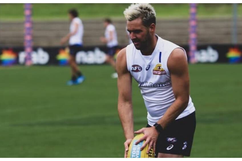 Aussie rules Matt Suckling EXPERIENCE0