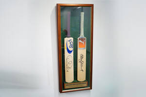 Signed  Ricky Ponting & Adam Gilchrist bat + VIP all-inclusive tickets to Ashes Test Lunch0