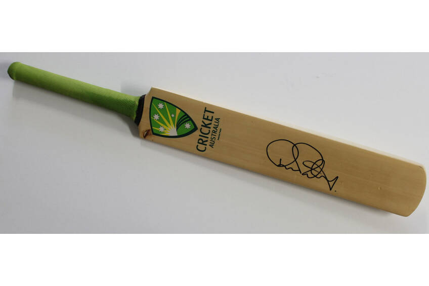 Signed W Clash Cricket Bat0