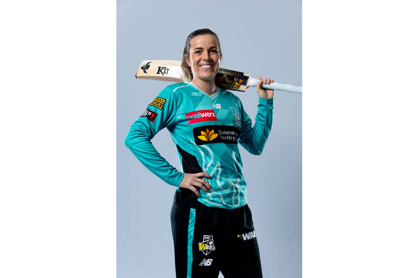 main#8 Georgia  Redmayne Brisbane Heat Signed Indigenous Match Shirt0