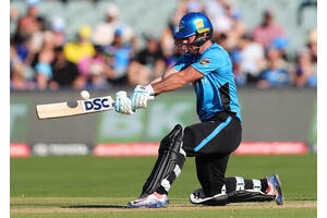 Chris Lynn Custom Signed Shoes1