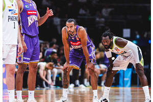 Sydney Kings Courtside Baseline Row 30